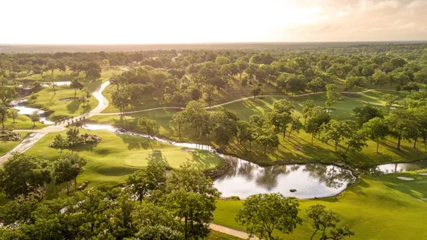 $885,000 | 109 Mallard Lane, Columbus, TX 78934