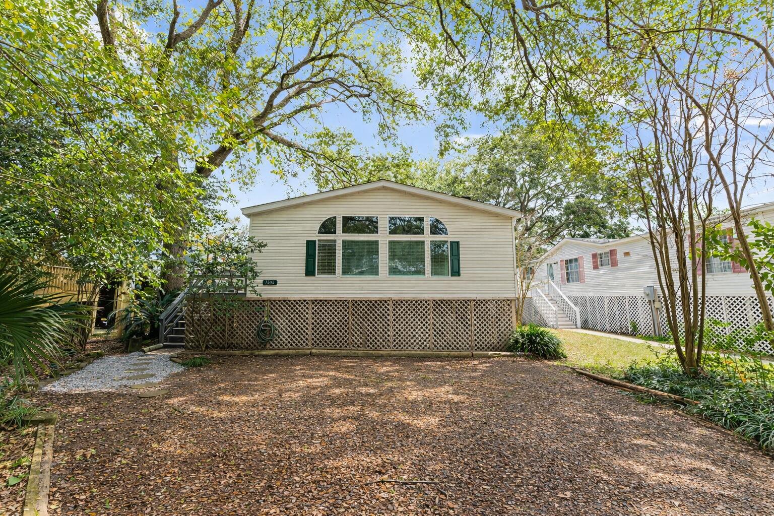 1606 Terns Nest Road Charleston, SC 29412 - Photo 3 of 49 3-web-or-mls-18177622-08CA-4169-9118-F14