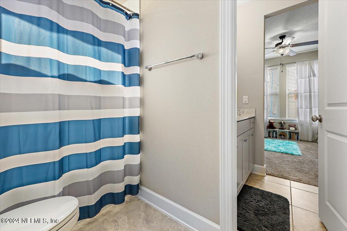 778 Glenneyre Circle St. Augustine, FL 32092 - Photo 20 of 40 a bathroom with a sink and toilet