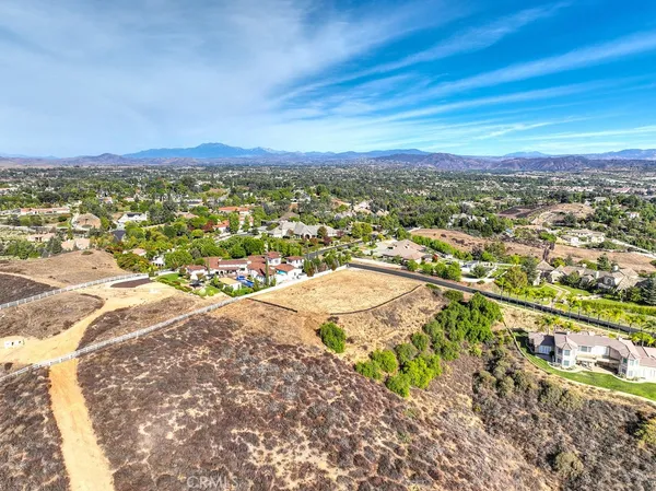 $1,200,000 | 43677 Calle De Velardo, Temecula, CA 92592