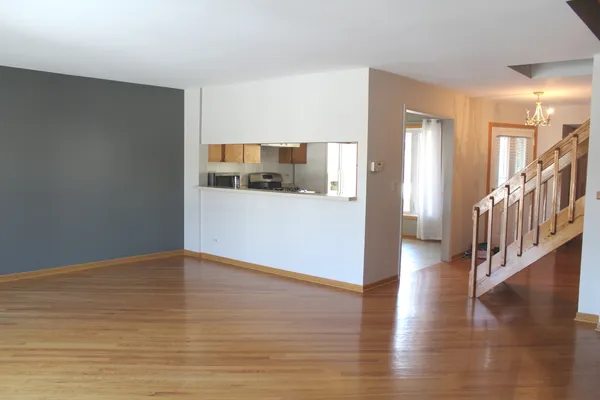 $2,750 | 393 Catbird Lane, Deerfield, IL 60015