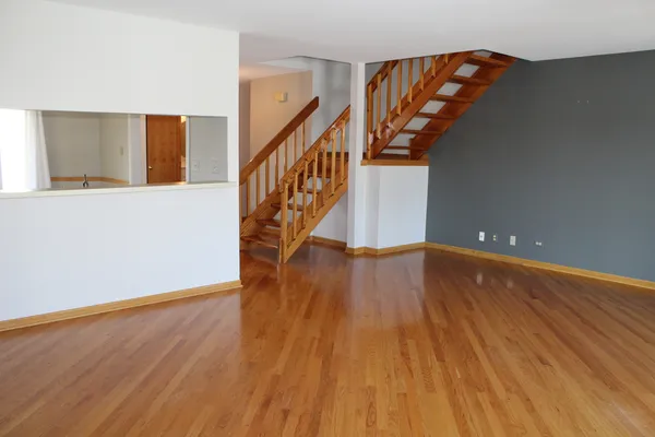 $2,750 | 393 Catbird Lane, Deerfield, IL 60015