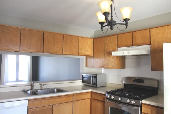$2,750 | 393 Catbird Lane, Deerfield, IL 60015