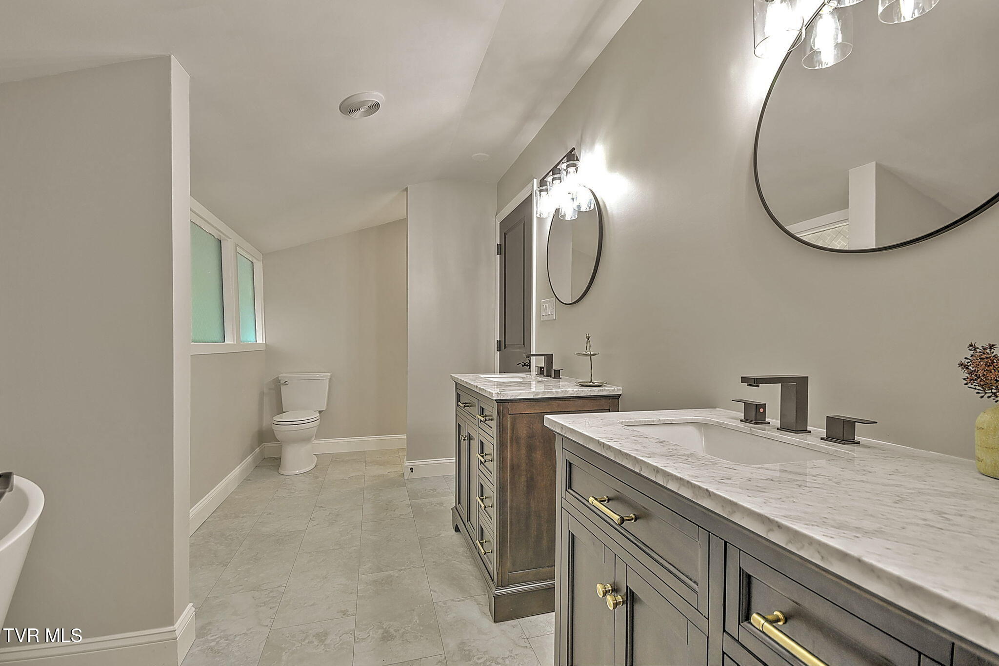 224 Greenway Road Bristol, TN 37620 - Photo 65 of 82 66-web-or-mls-224 Greenway KB-67