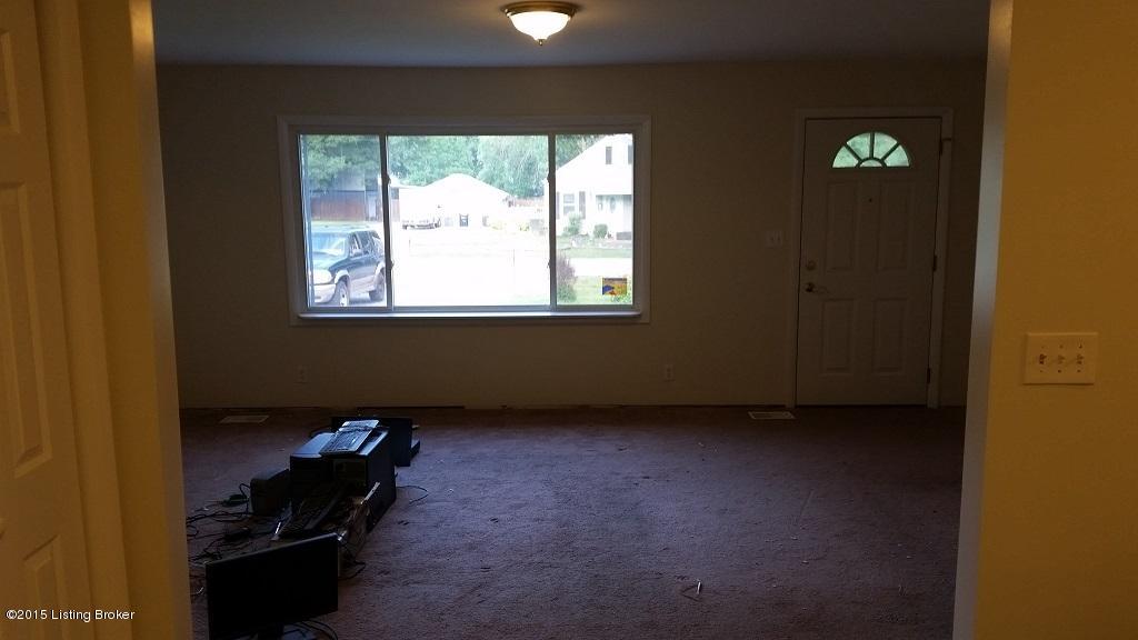 4806 Dover Road Louisville, KY 40216 - Photo 4 of 16 20150728_191421