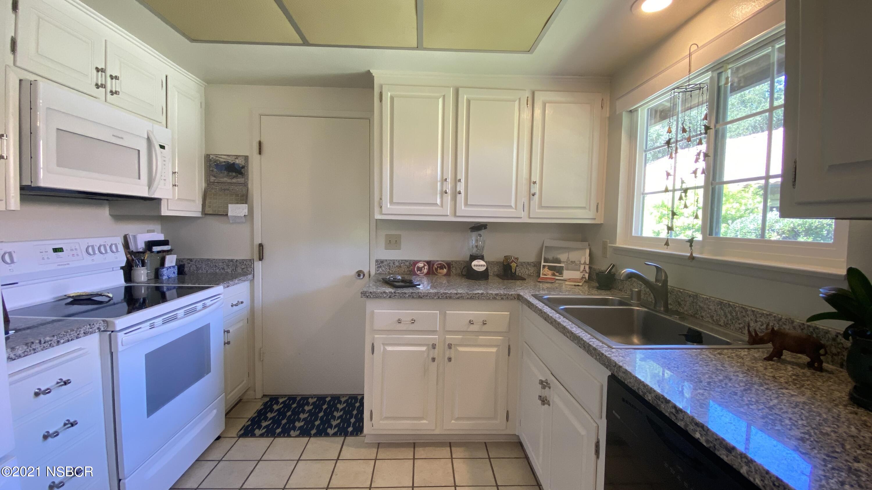 4171 Oakwood Road Lompoc, CA 93436 - Photo 10 of 31 IMG_5647