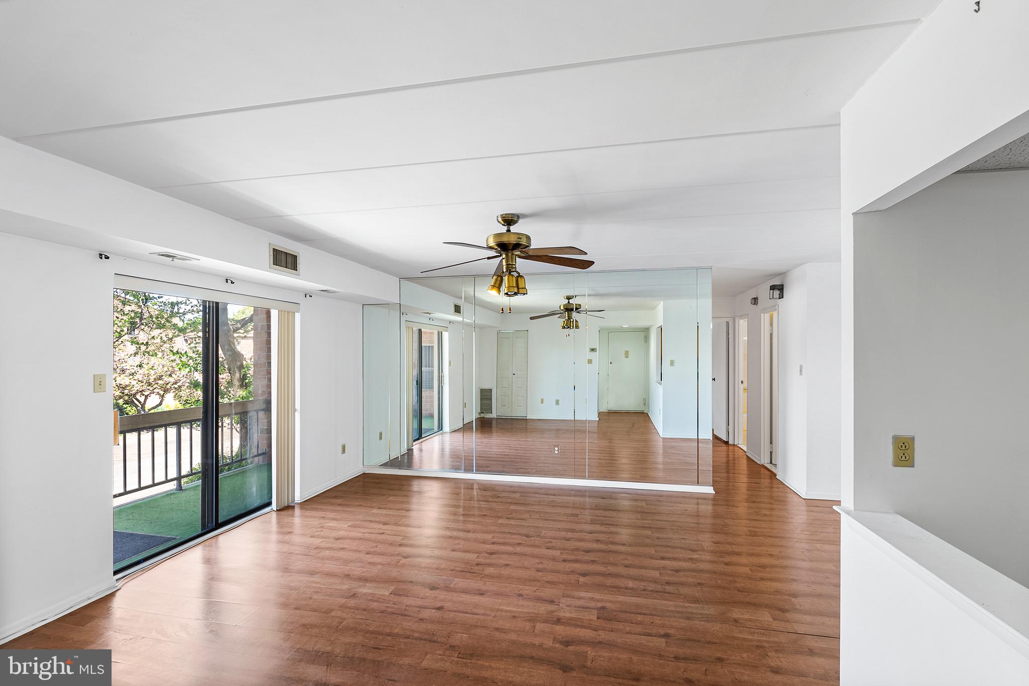 67101 Delaire Landing Road, Unit 101 Philadelphia, PA 19114 - Photo 3 of 29 Gallery Image 3