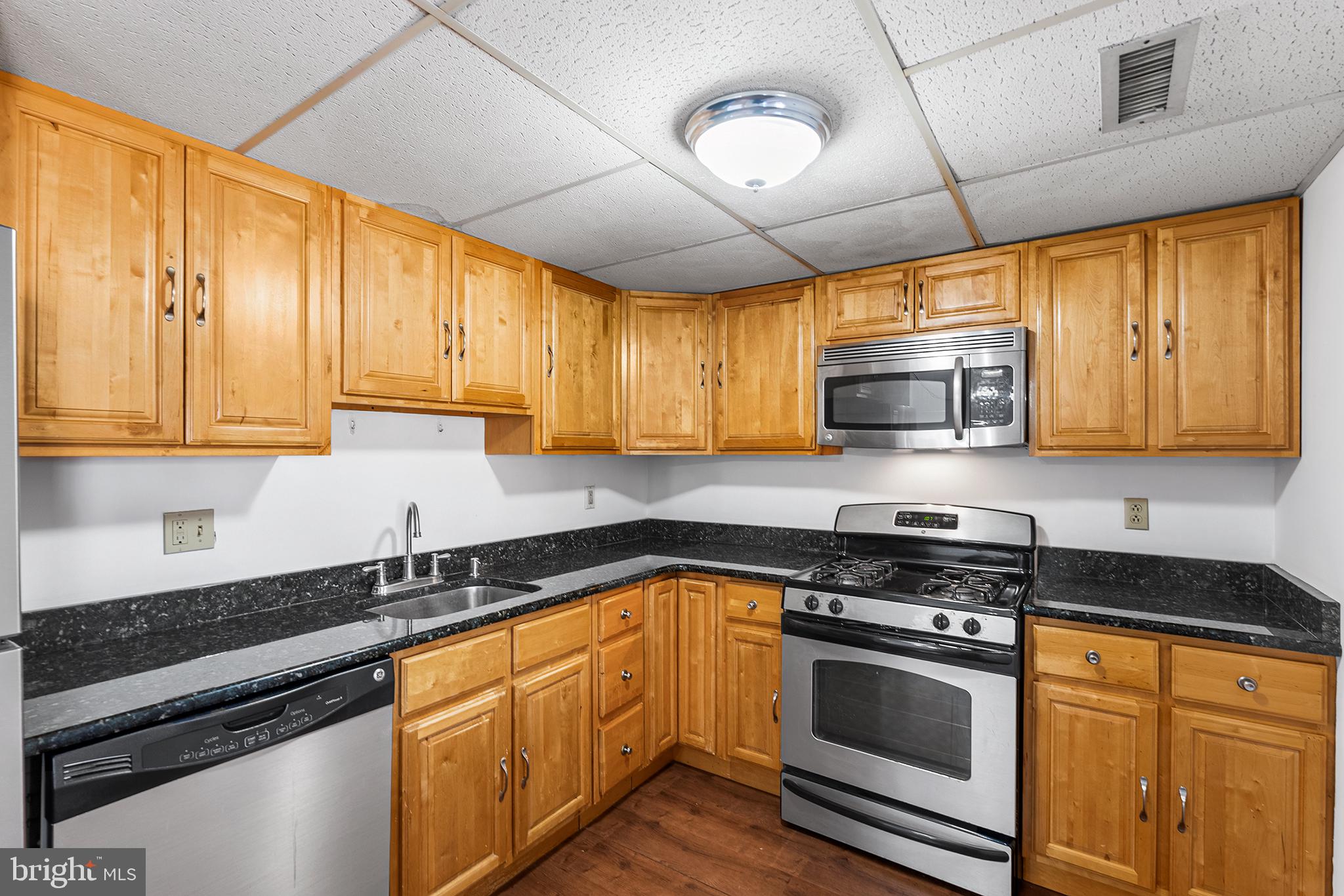 67101 Delaire Landing Road, Unit 101 Philadelphia, PA 19114 - Photo 8 of 29 Gallery Image 8