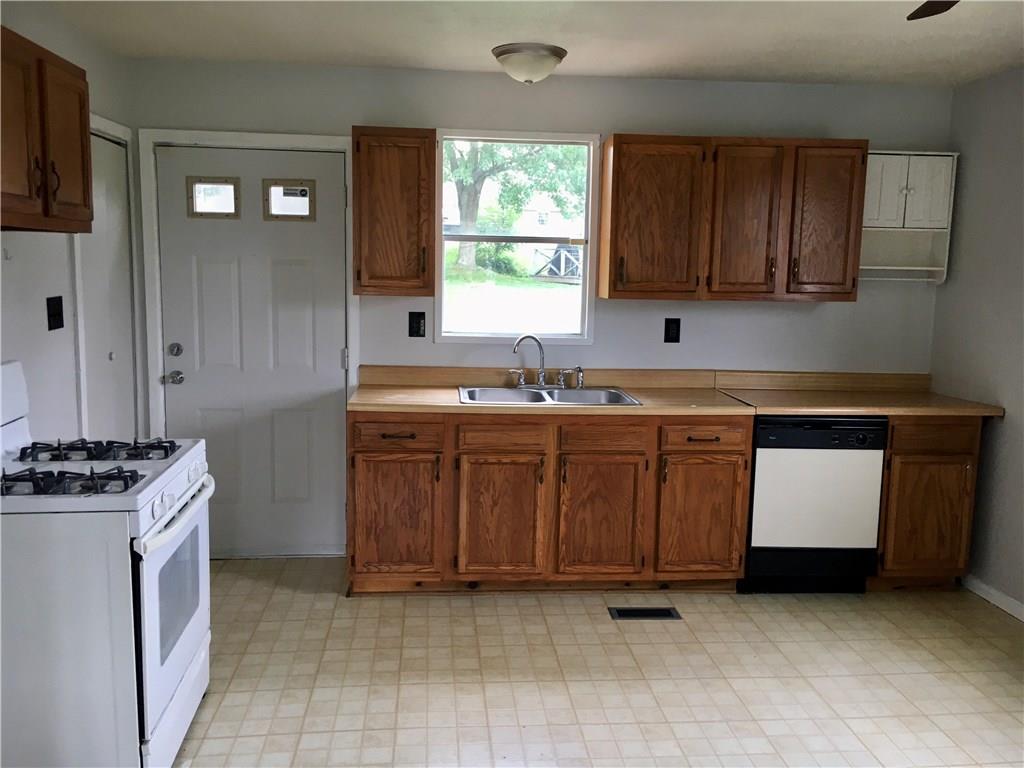 721 Hill Street Rochester, PA 15074 - Photo 2 of 9