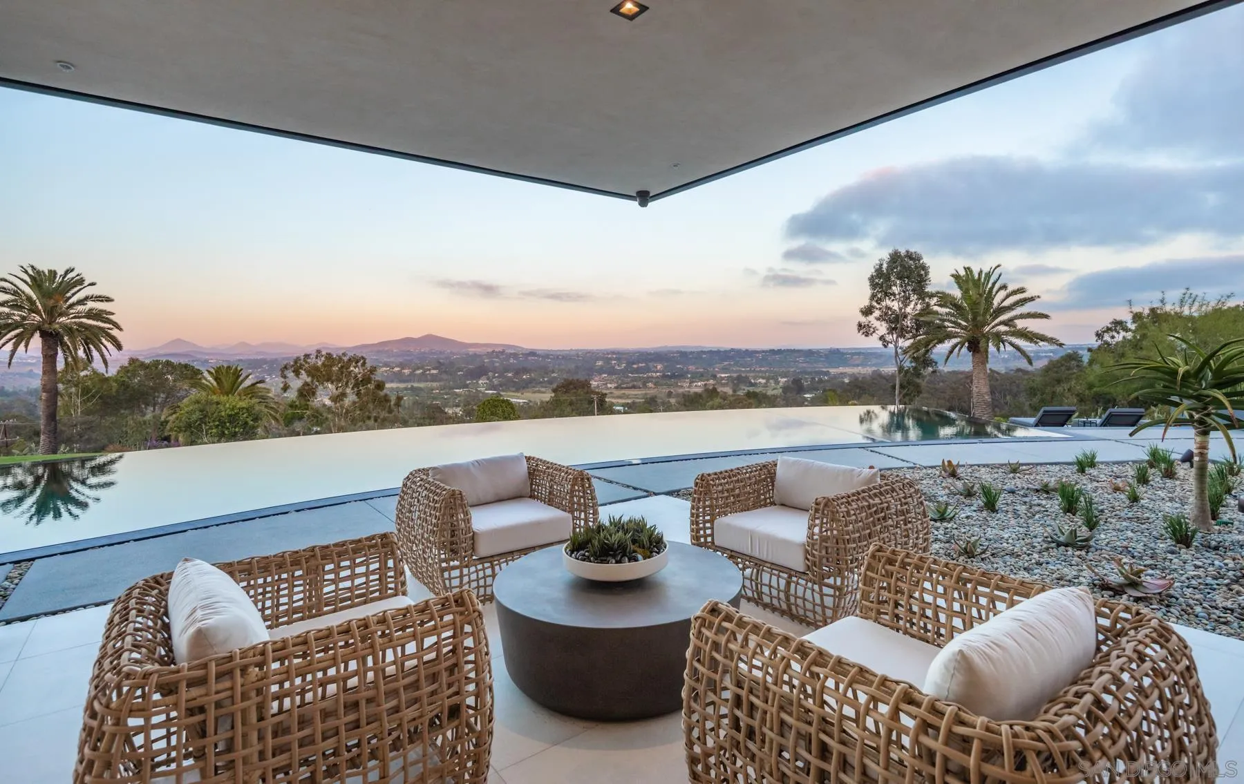5385 Linea Del Cielo Rancho Santa Fe, CA 92067 - Photo 11 of 48 Gallery Image 11