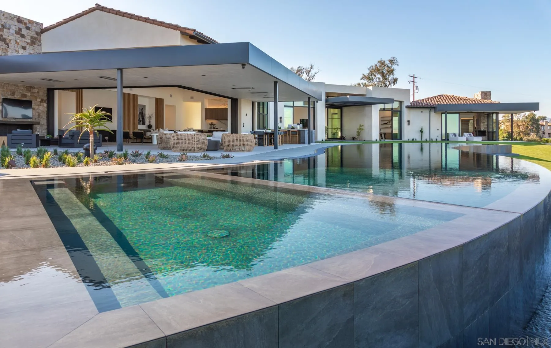 5385 Linea Del Cielo Rancho Santa Fe, CA 92067 - Photo 5 of 48 Gallery Image 5