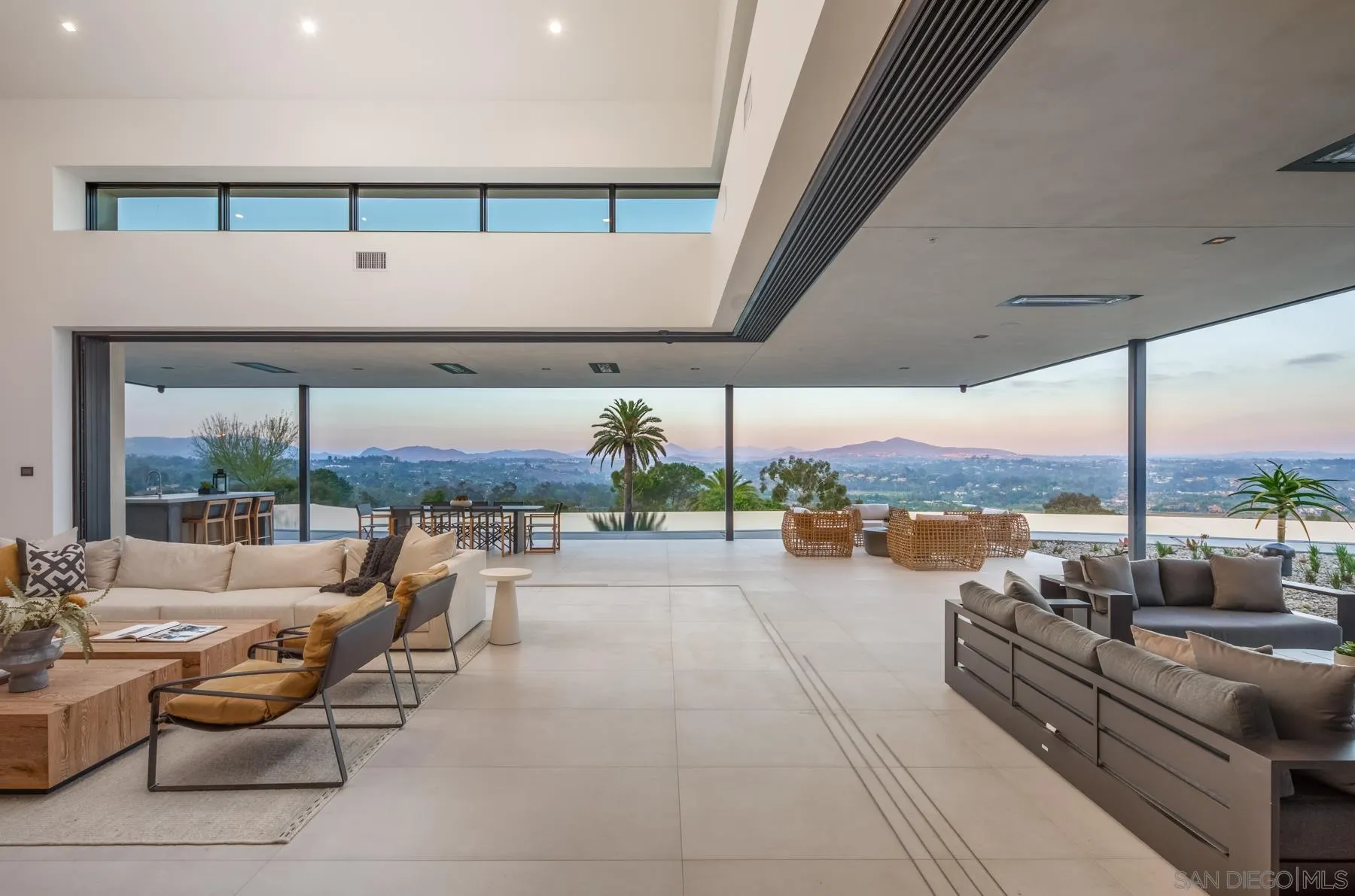5385 Linea Del Cielo Rancho Santa Fe, CA 92067 - Photo 9 of 48 Gallery Image 9