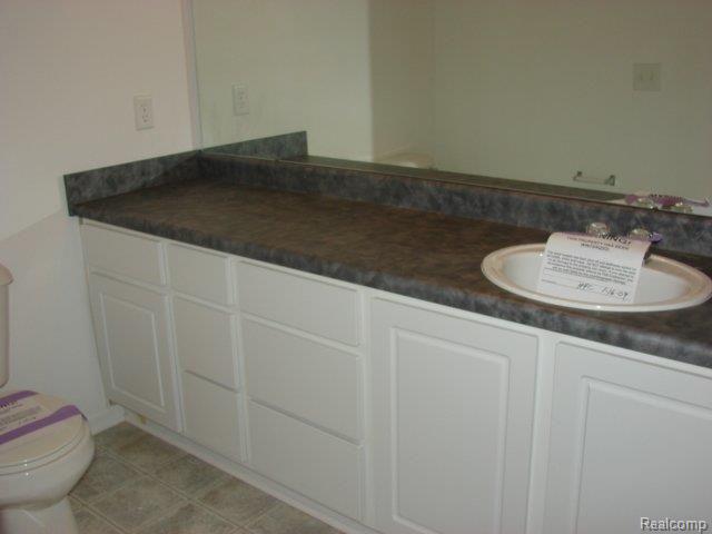22732 Goddard Road, Unit 38 Taylor, MI 48180 - Photo 8 of 17 Half Bathroom