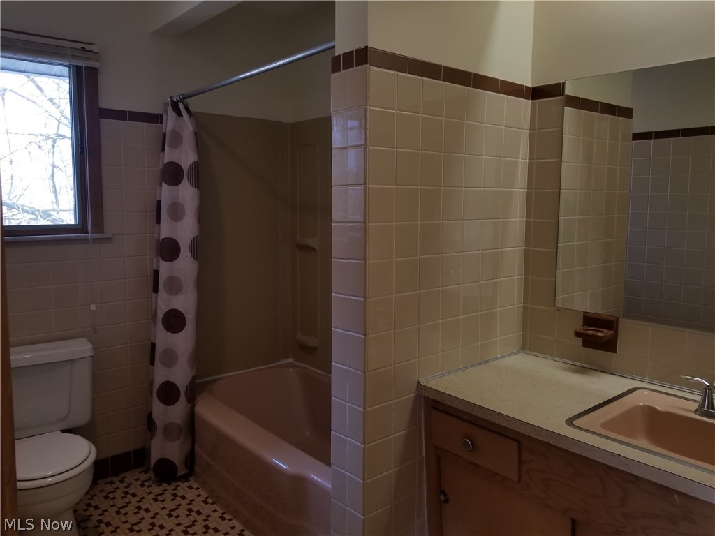 8324 Riverside Drive Novelty, OH 44072 - Photo 27 of 35