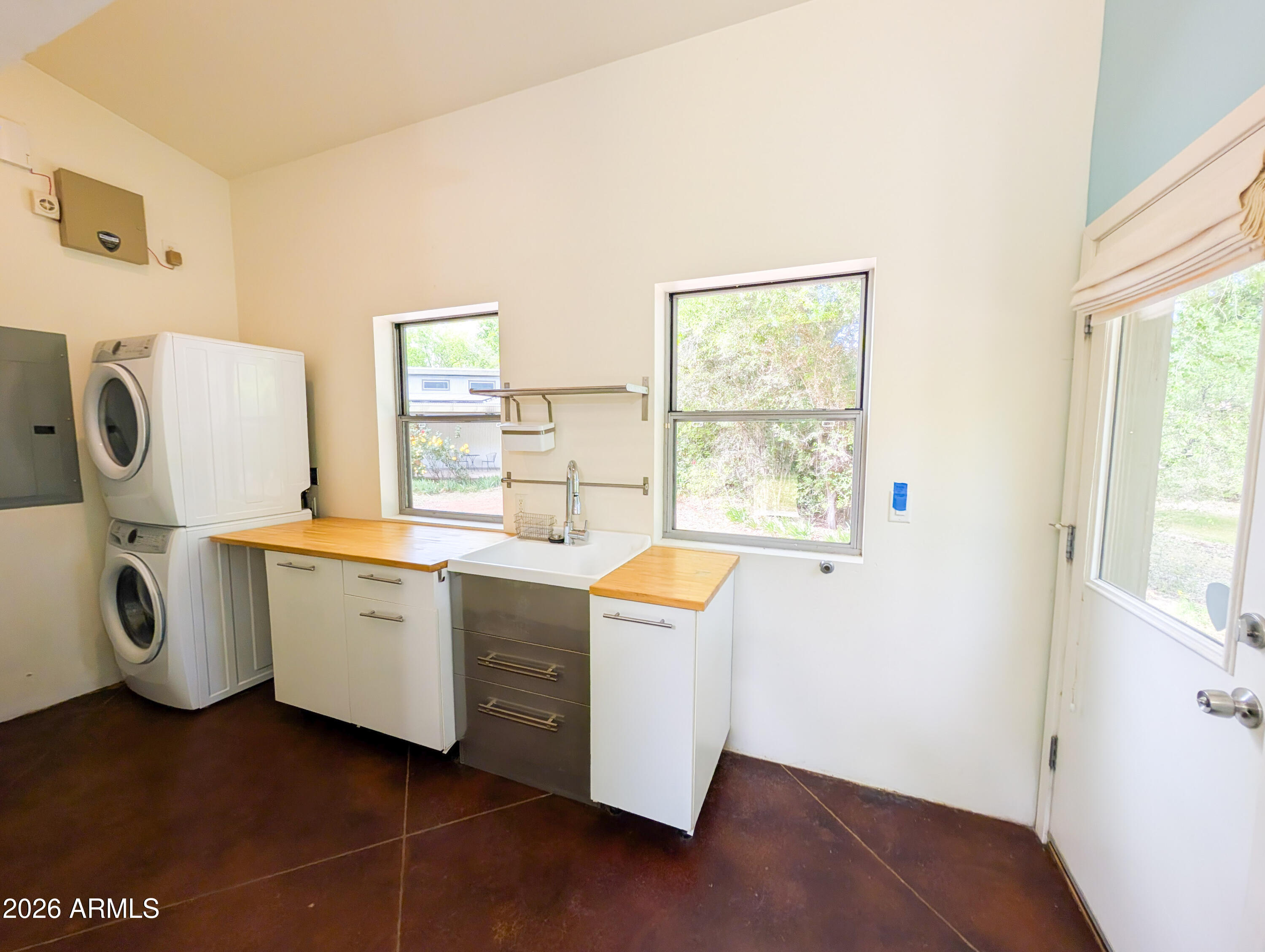 1165 North Willard Road Cottonwood, AZ 86326 - Photo 38 of 122 a utility room with dryer and washer