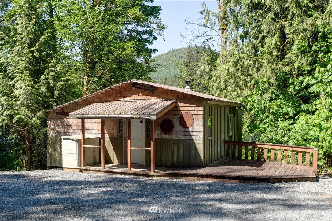9091 Frost Creek Road Maple Falls, WA 98266 - Photo 2 of 25