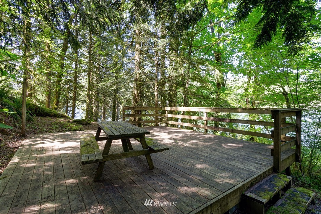 9091 Frost Creek Road Maple Falls, WA 98266 - Photo 17 of 25