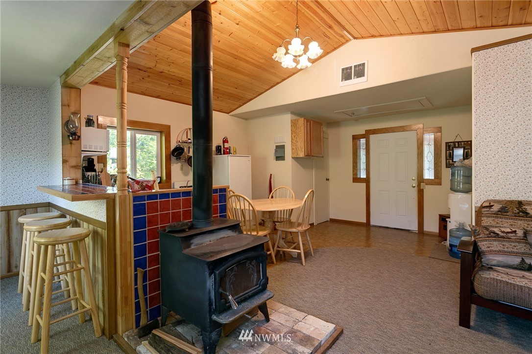9091 Frost Creek Road Maple Falls, WA 98266 - Photo 7 of 25