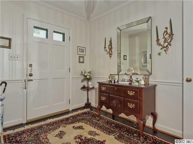 6140 Gate Post Road Charlotte, NC 28211 - Photo 3 of 16 Gallery Image 3