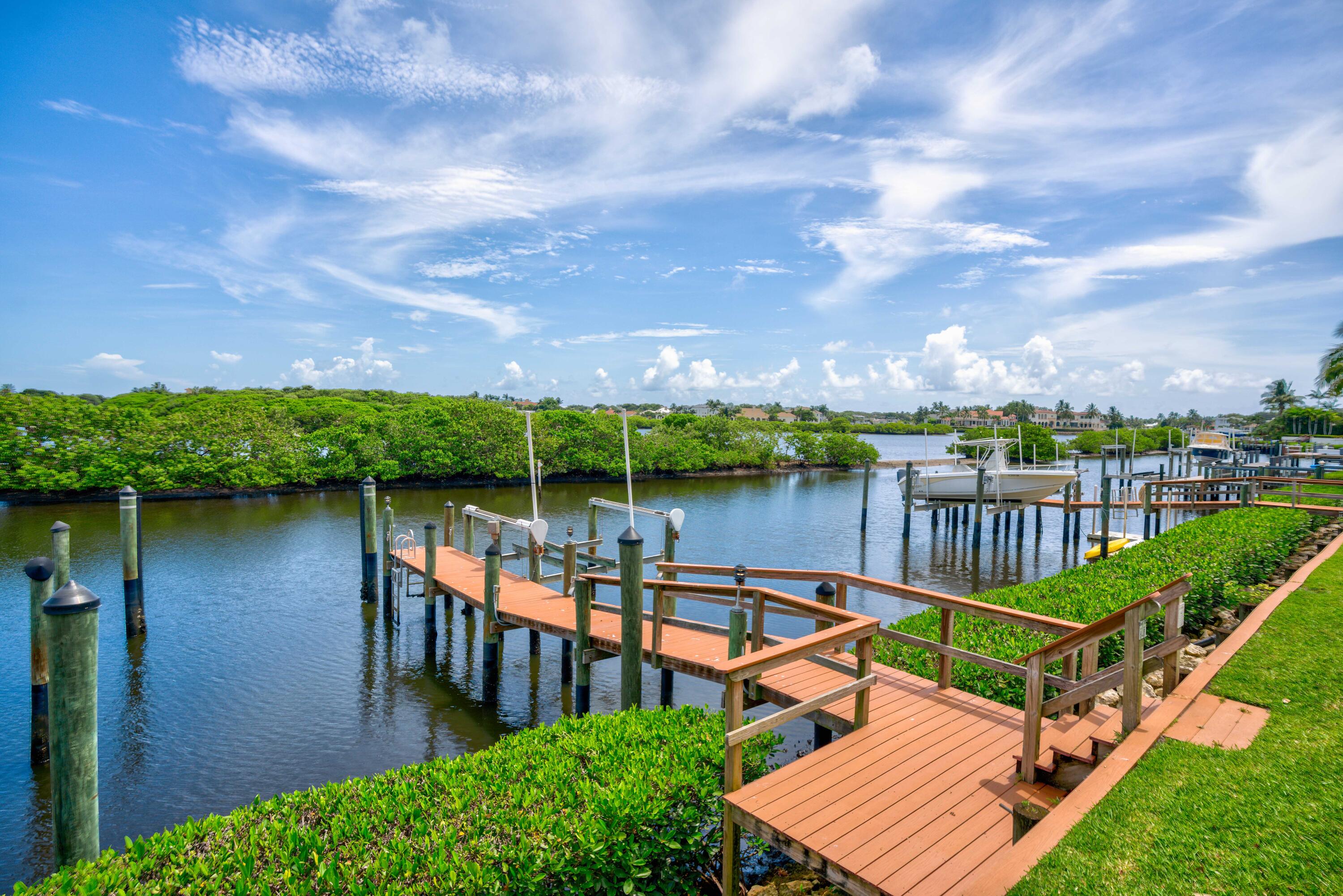 260 Eagle Drive Jupiter, FL 33477 - Photo 35 of 41 a balcony with an outdoor seating