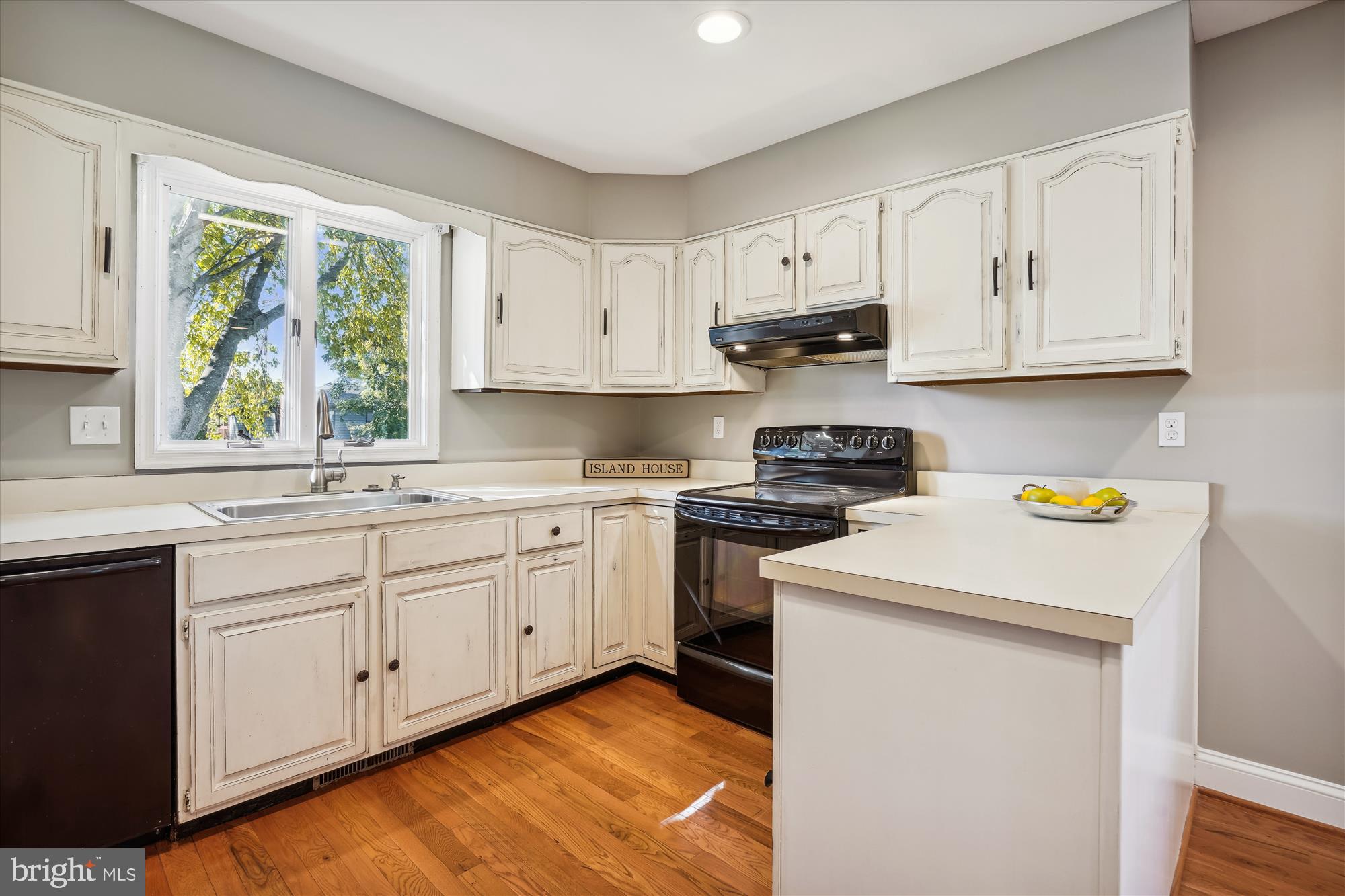 114 Bentons Pleasure Road Chester, MD 21619 - Photo 9 of 68 kitchen