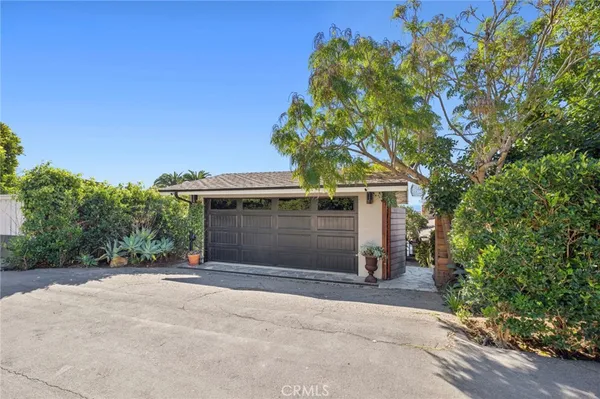 a view of a terrace with a garden