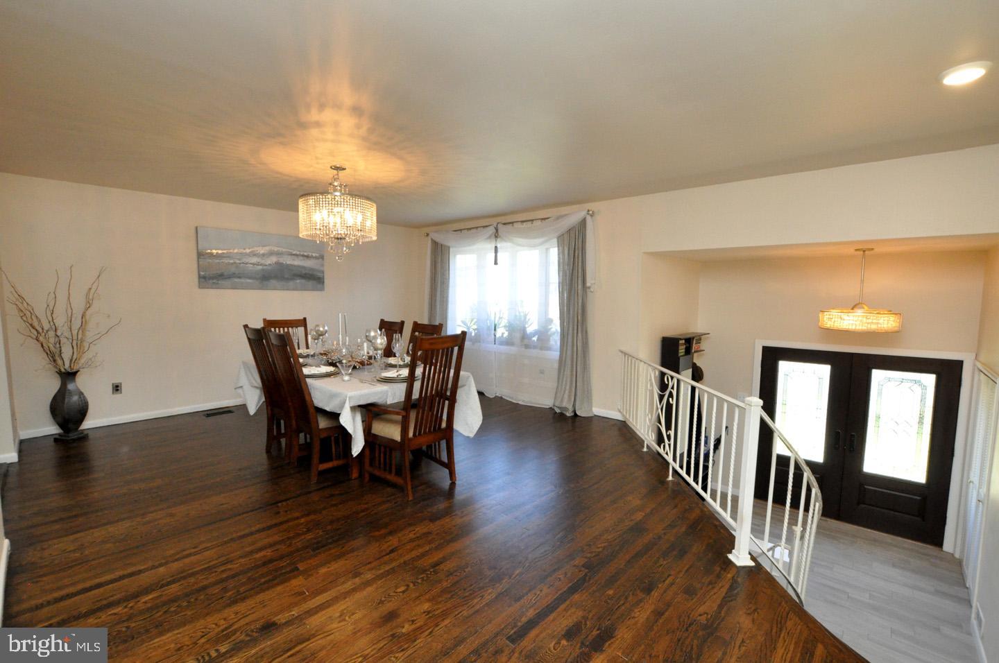 42 Clemson Road Cherry Hill, NJ 08034 - Photo 5 of 28 Dining Room/ Living Room