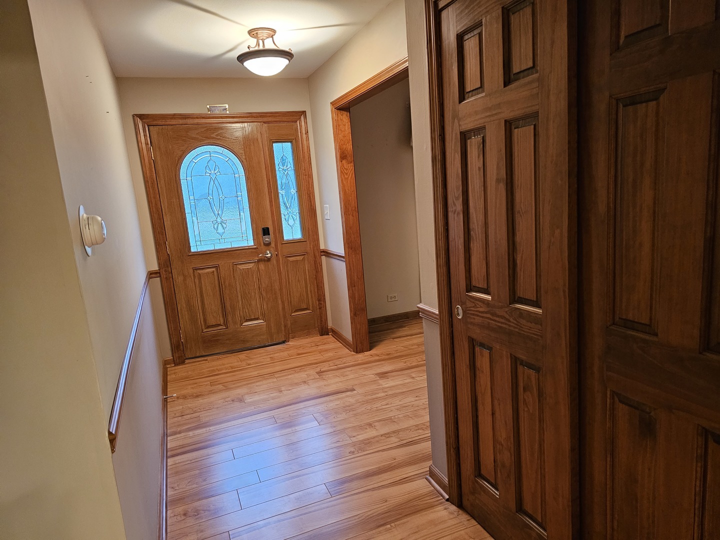 7N715 Sycamore Road St. Charles, IL 60175 - Photo 8 of 20 a view of an entryway