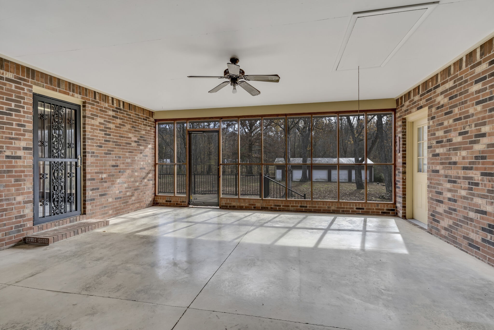 4973 Cuba Landing Road Waverly, TN 37185 - Photo 3 of 40 Gallery Image 3