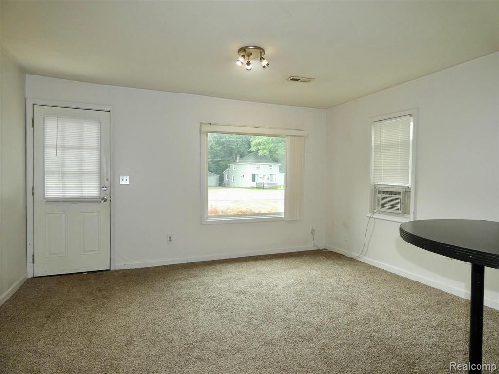21332 Dix Toledo Road Woodhaven, MI 48183 - Photo 12 of 33
