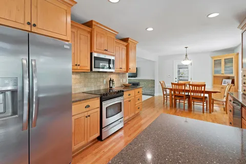 $789,900 | 15 St Albans Road East, Hopkins, MN 55305