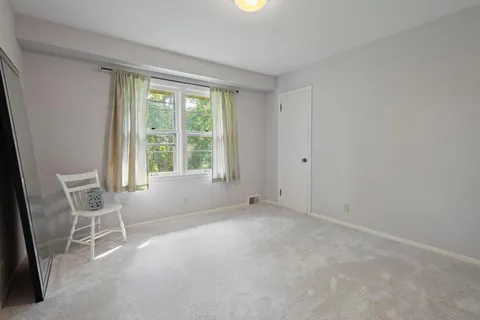 $789,900 | 15 St Albans Road East, Hopkins, MN 55305