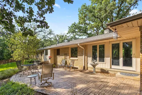 $789,900 | 15 St Albans Road East, Hopkins, MN 55305