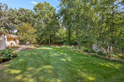 $789,900 | 15 St Albans Road East, Hopkins, MN 55305