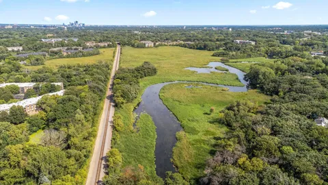 $789,900 | 15 St Albans Road East, Hopkins, MN 55305