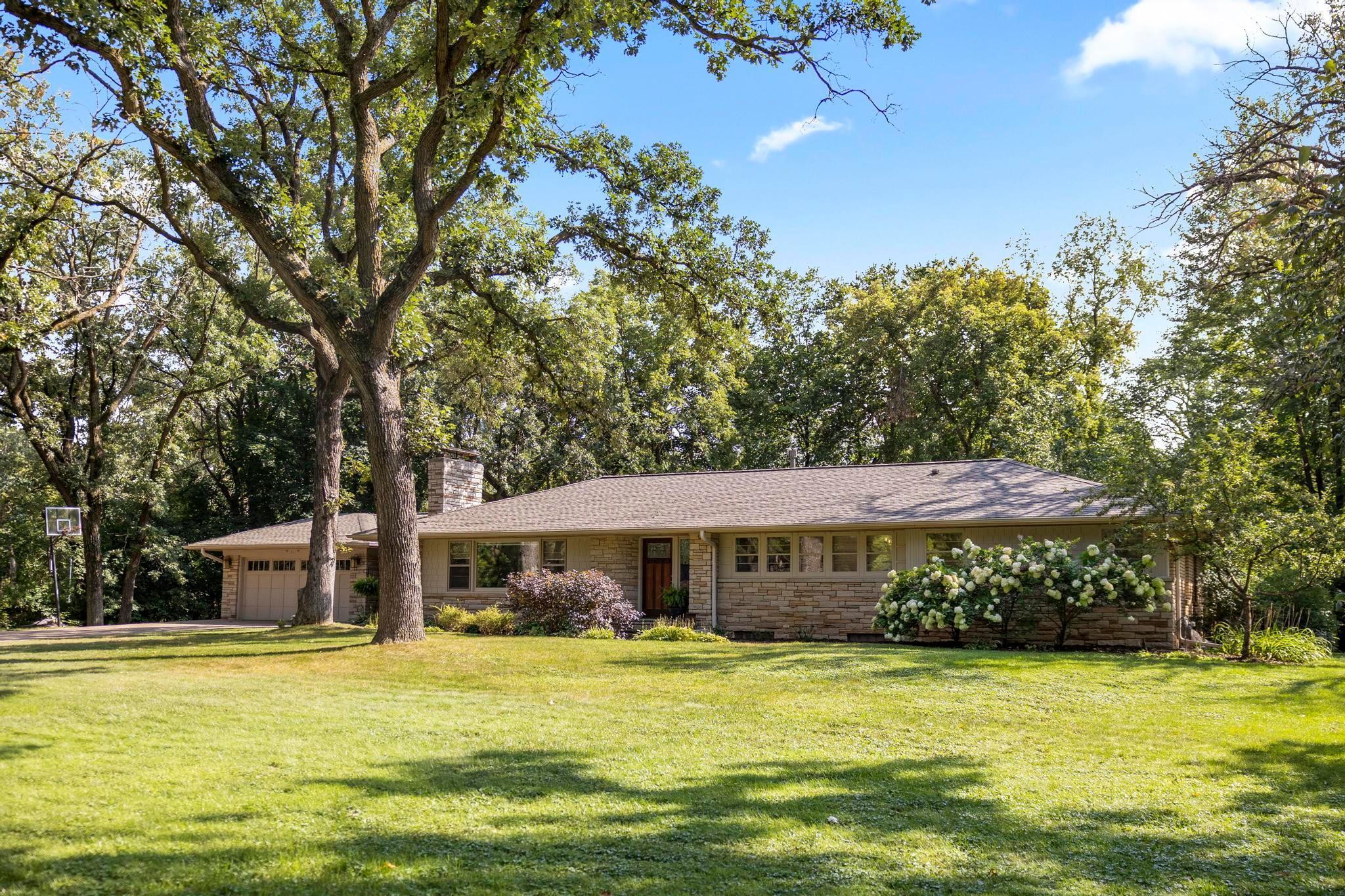 15 St Albans Road East Hopkins, MN 55305 - Photo 3 of 32