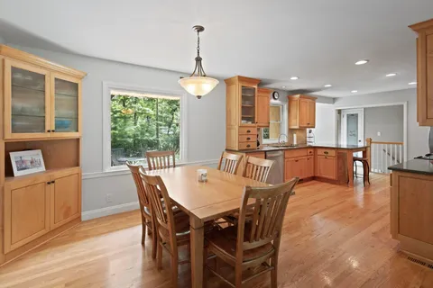 $789,900 | 15 St Albans Road East, Hopkins, MN 55305