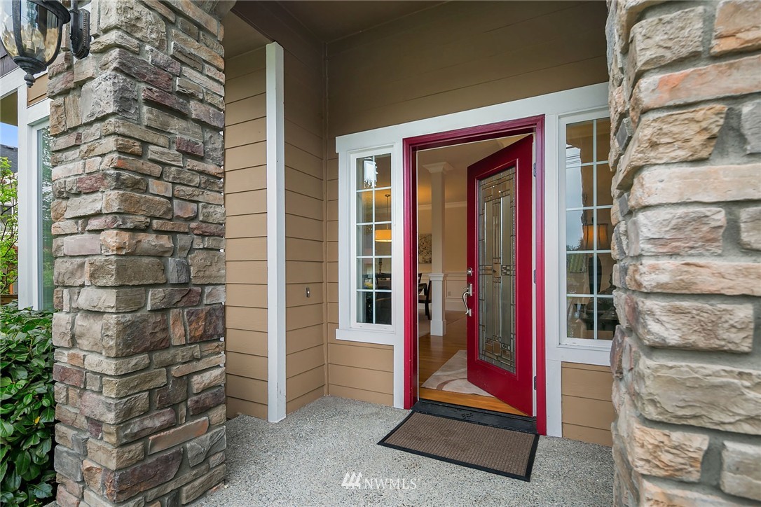 3731 Northeast 19th Street Renton, WA 98056 - Photo 2 of 24