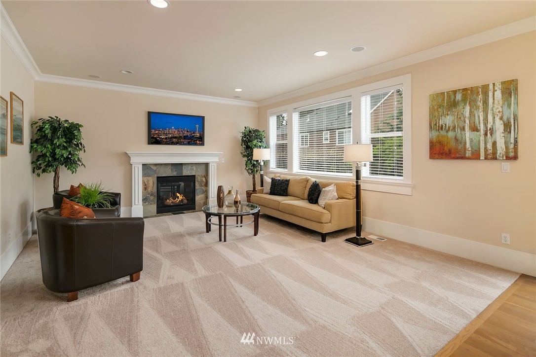 3731 Northeast 19th Street Renton, WA 98056 - Photo 11 of 24