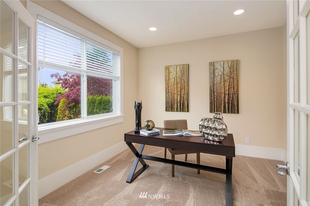 3731 Northeast 19th Street Renton, WA 98056 - Photo 13 of 24
