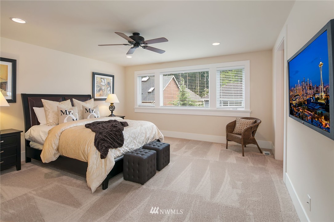 3731 Northeast 19th Street Renton, WA 98056 - Photo 14 of 24