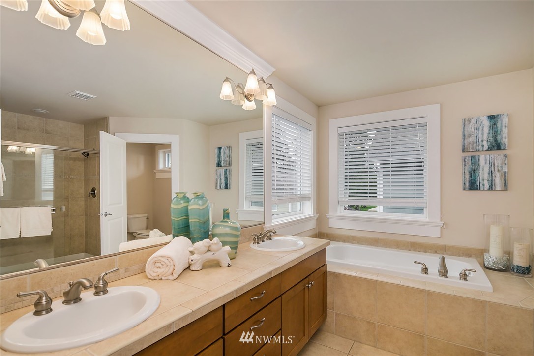 3731 Northeast 19th Street Renton, WA 98056 - Photo 15 of 24