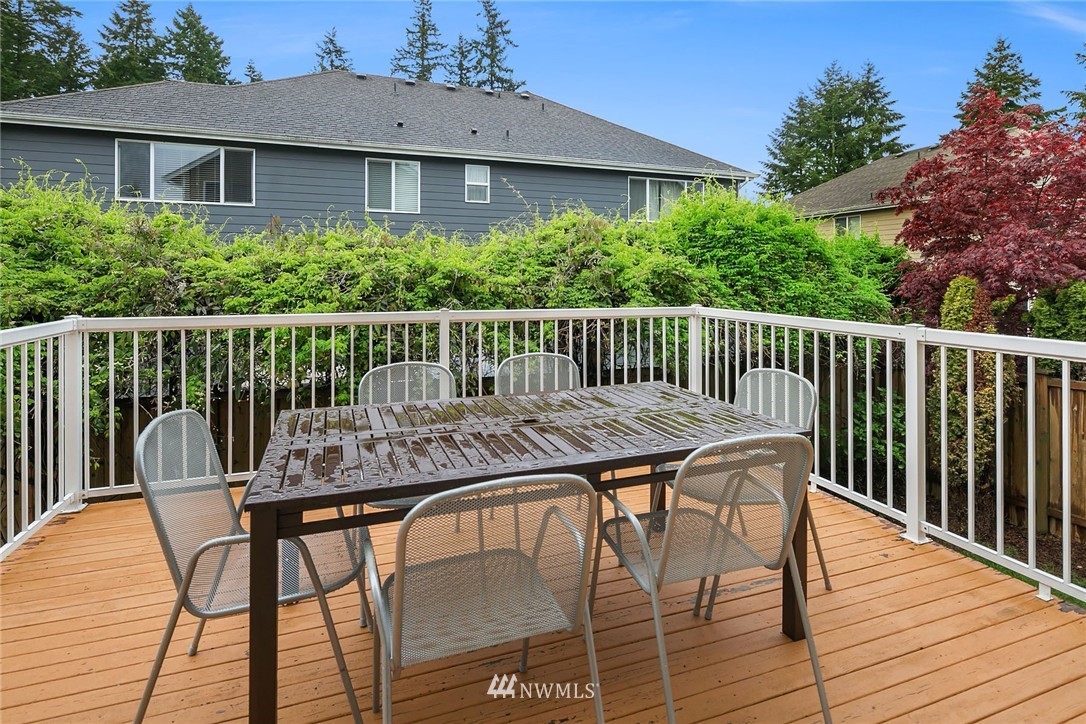 3731 Northeast 19th Street Renton, WA 98056 - Photo 23 of 24