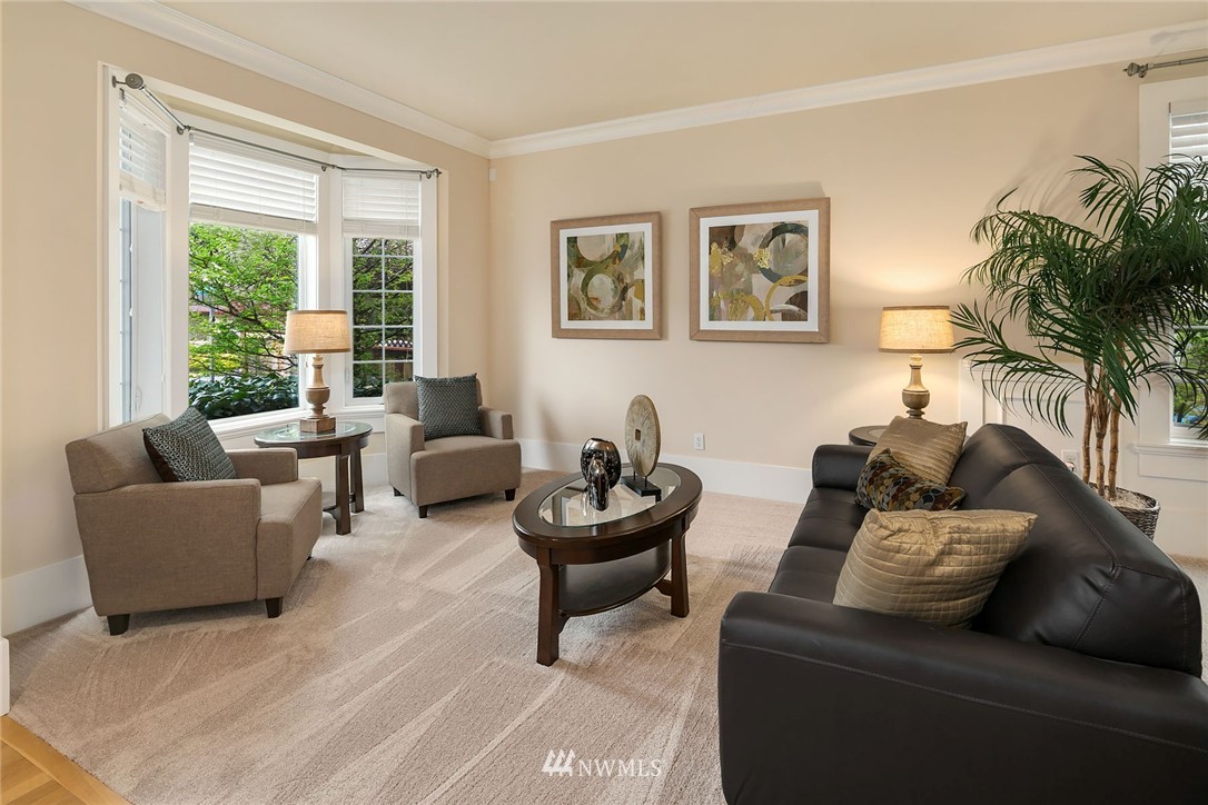3731 Northeast 19th Street Renton, WA 98056 - Photo 4 of 24