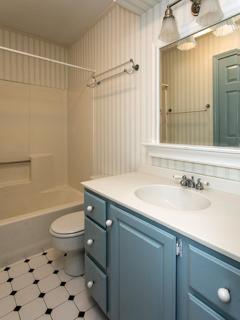 4 West Harbor Pond Road, Unit 4 Boothbay Harbor, ME 04575 - Photo 20 of 33 Master Bath