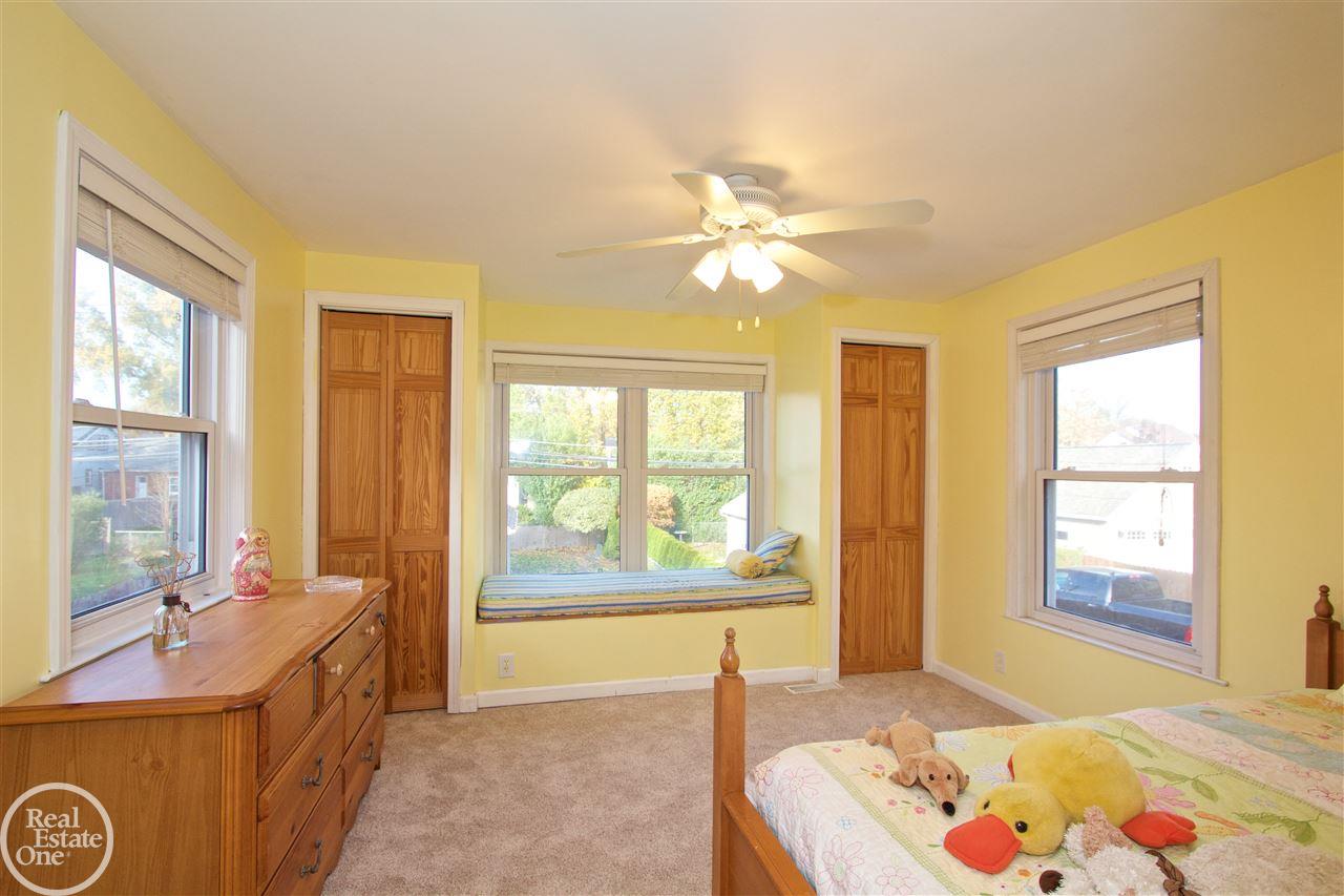 1760 Hampton Road Grosse Pointe, MI 48236 - Photo 22 of 51 31334768-21.JPG