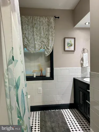 $2,300 | 225 East King Street, Unit 1, Lancaster, PA 17602