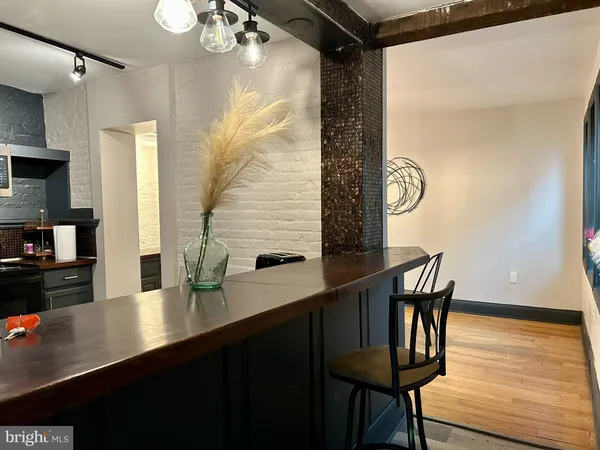 $2,300 | 225 East King Street, Unit 1, Lancaster, PA 17602