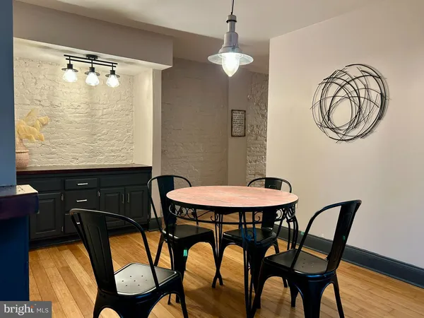 $2,300 | 225 East King Street, Unit 1, Lancaster, PA 17602