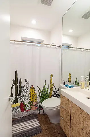 $13,500 | 4904 South Shepherd Drive, Houston, TX 77098